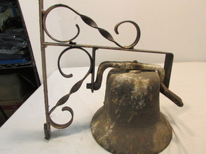 lot 1 image: Vintage Cast Bell