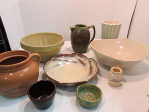 lot 13 image: Vintage Ceramic Items