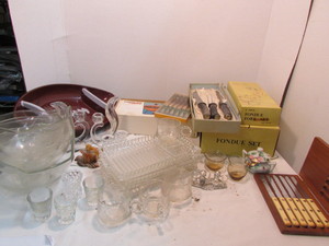 lot 15 image: Entertainment Items
