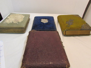 lot 19 image: Photo Albums