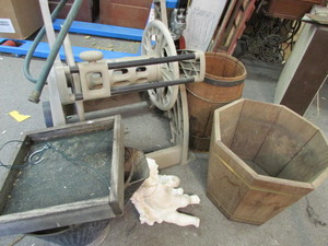 lot 38 image: Outside Dcor