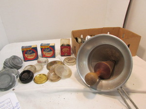 lot 40 image: Canning Items