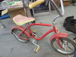 lot 45 image: Childs Bicycle