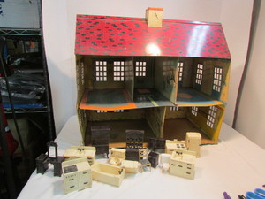 lot 49 image: Metal Doll House