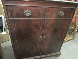 lot 80 image: Floor Cabinet