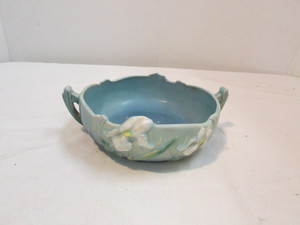 lot 85 image: Roseville #360-6 Pottery