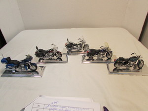 lot 91 image: Harley Davidson Collectibles