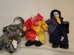 lot 97 image: Collector Clowns