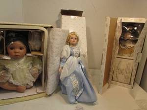 lot 99 image: Collector Dolls