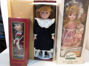 lot 123 image: Collector Dolls