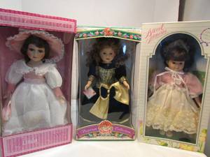lot 127 image: Collector Dolls