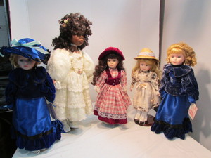 lot 134 image: Collector Dolls