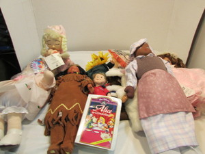 lot 135 image: Toy Figures