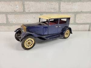 lot 7 image: Vintage SSS Tin Friction Packard Sedan Toy - Made in Japan - Approx. 10 Long