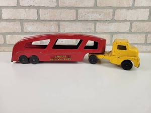 lot 20 image: Vintage STRUCTO Auto Haulaway Car Transporter Pressed Steel Toy - Approx. 21 Long