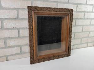 lot 34 image: Beautiful Antique Shadow Box - Approx. 16 x 13.5 x 3