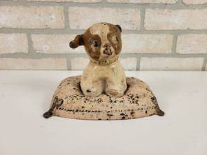 lot 36 image: Antique HUBLEY Cast Iron FIDO Coin Bank - Pug on a Pillow - Approx. 7 x 6 x 6