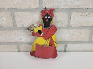 lot 60 image: Vintage Wood Wall Mount Matchstick  Toothpick Holder - Approx. 7.5 x 4.5