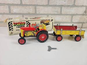 lot 68 image: Vintage Tin wind Up ZETOR Tractor and Wagon Toy - Unused in Original Box - Made by Kovap in the Czech Republic - Approx. 13 Long Overall