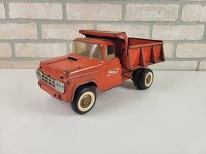 lot 122 image: Vintage BuddyL Pressed Steel Hydraulic Dump Truck Toy - Approx. 13.5 x 6 x 6