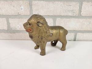 lot 124 image: Antique AC Williams Cast Iron Lion Coin Bank - Gold Paint - Approx. 6.5 x 5 x 2.5