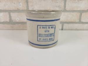 lot 143 image: Vintage Red Wing Promotional Stoneware Crock It Pays to Mix with HILLESHEIMS - St. James, MN - Approx. 5 Tall x 5 Diameter