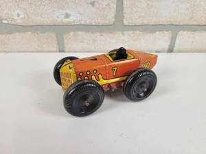 lot 164 image: Vintage MARX Tin Litho Wind-up Race Car - WORKS - Approx. 5 Long
