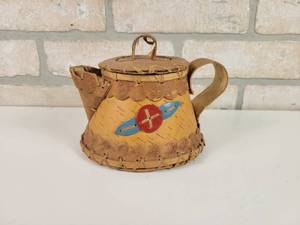 lot 166 image: Vintage Birchbark Teapot - Approx. 4 Tall x 5.5 Diameter