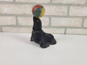 lot 167 image: Vintage Wind-up Seal w Ball - No Key - Approx. 6.5 x 5 x 4.5 - Made in Japan