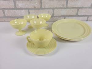 lot 169 image: Vintage HAZEL ATLAS Yellow Dishes - (4) Sherbet Cups, (1) Cup & Saucer, (2) Platters