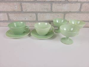 lot 171 image: Vintage HAZEL ATLAS Green Dishes - (3) Sherbet Cups, (2) Cups & Saucers