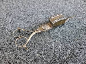 lot 2013 image: Silver Plated Footed Georgian Candle Snuffer
