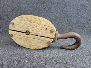 lot 2028 image: Antique Pulley