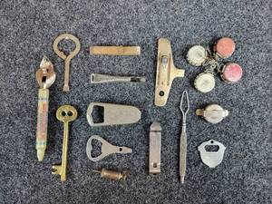 lot 2031 image: Lot of Vintage Bottle Openers, Can Openers, and More