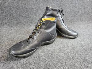 lot 2037 image: Pair of Mens Italian Leather Shoes - Size 9D