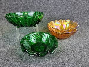 lot 2052 image: Lot of (5) Pieces of Depression GlassVintage Glassware
