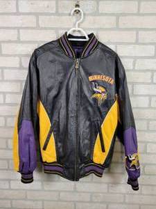 lot 2074 image: Mens Leather Vikings Coat - Size M, From Wilsons Leather