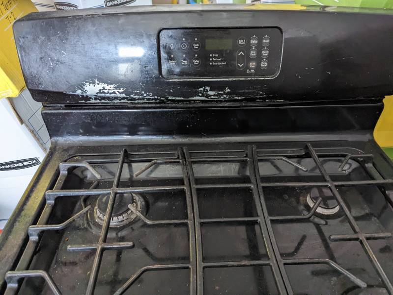 Frigidaire Gas stove and oven, some...