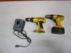 (2) 18v DeWalt Drills