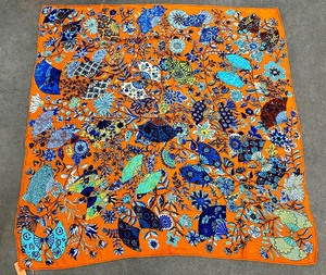 lot 1 image: 2013 Herms Fleurs Et Papillons De Tissus Scarf with Tags and Box