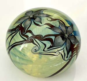 lot 24A image: Zephyr Studio Artisan Paperweight