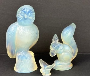 lot 63 image: Collection of Three Sabino Opalescent Animal Figurines including Sabino Owl Figurine