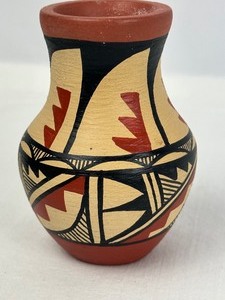 lot 69 image: Vintage Petite Southwest Pottery Vase by F. Toya