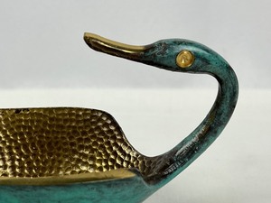 lot 82 image: Mid Century Patinated, Cast Bronze Ashtray in the Form of a Swan