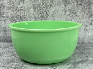 lot 123 image: Vintage Large Jadeite Sunbeam Bowl with Tab Handles