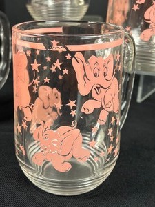 lot 126 image: Set of Six Vintage Hazel Atlas Elephant Mugs