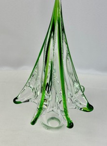 lot 140 image: Vintage Glass Tree Figurine