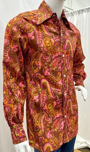 lot 134 image: Vintage Paisley Design Button Up Shirt with Wide Collar