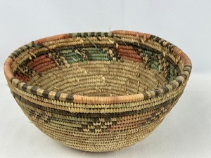 lot 100 image: Vintage Woven Basket