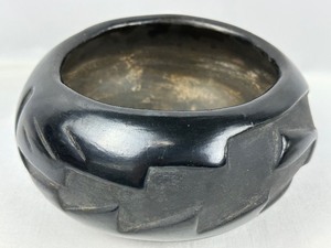 lot 96 image: Vintage Black on Black Pottery Piece
